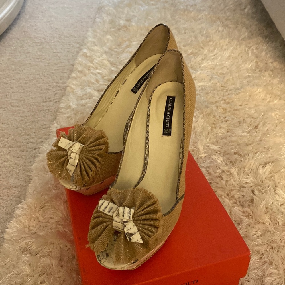 Claudia ciuti heels nwt. 8.5